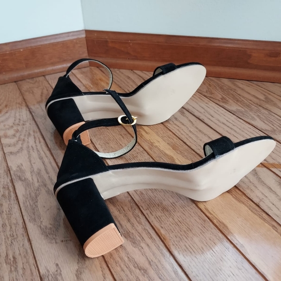 Black heels - Picture 4 of 4